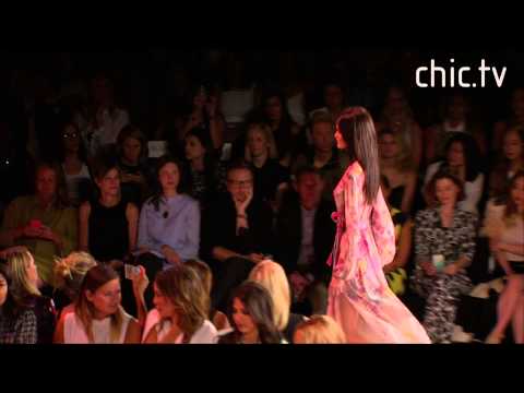 BCBG MAX AZRIA NYFW Spring 2015 Ready-to-Wear