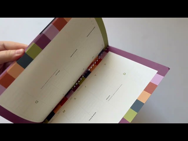 Vídeo relacionado con UO Organizador Semanal Planificador- Silvestre. Días sin numerar, 60 páginas, papel de calidad 90gr, 280x180mm