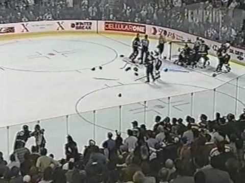 Trevor Linden vs Rob Ray