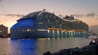 242 Cruise ship MSC WORLD AMERICA takes Holidays From Christmas Departing Port Miami
