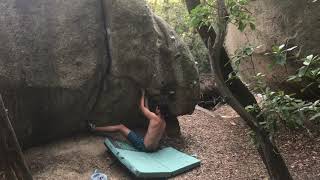 Video thumbnail de Fissura del Termita, 6b+ (sit). Can Bruguera