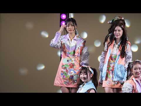 211211 BNK48 Gygee - 365 Nichi no Kamihikouki @ Pop-Up Mini Concert, MBK Center [Fancam 4K 60p]
