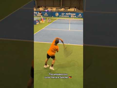 13-year-old ambidextrous Lucas Herrera Sanchez is in quarter-finals at @lespetitsas #tennis