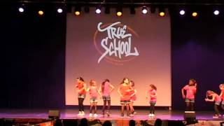 TRUE SCHOOL EVENT 2012 FLASHY GIRLS Catégorie Enfant