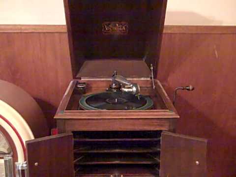 THE VIRGINIANS PAUL WHITEMAN ROSS GORMAN - MINDIN' MY BUS'NESS - ROARING 20'S VICTROLA.MP4