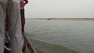 preview picture of video 'On the boat river Ganga'