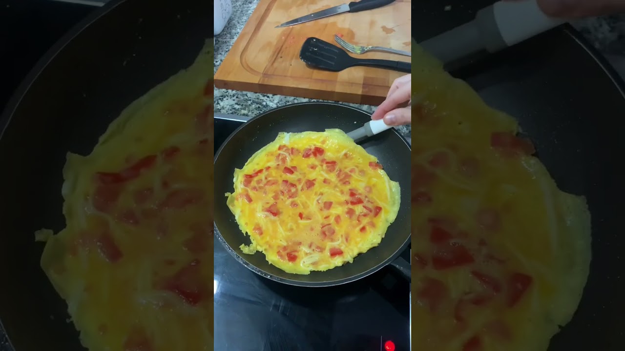 Tienes huevos, queso y tomate haz esto!! 😋 #recetasfaciles