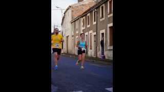 preview picture of video 'Trail urbain de Parthenay 2014 avec l'équipe de la CCPG'