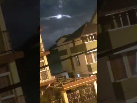 la luna más bella de todo yutube suscribanse y demen Like  gracias