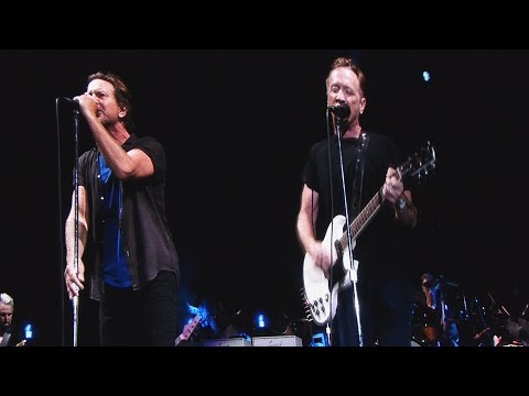 Pearl Jam - Taillights Fade (Buffalo Tom) w/ Bill Janovitz Fenway Park 09/02/18