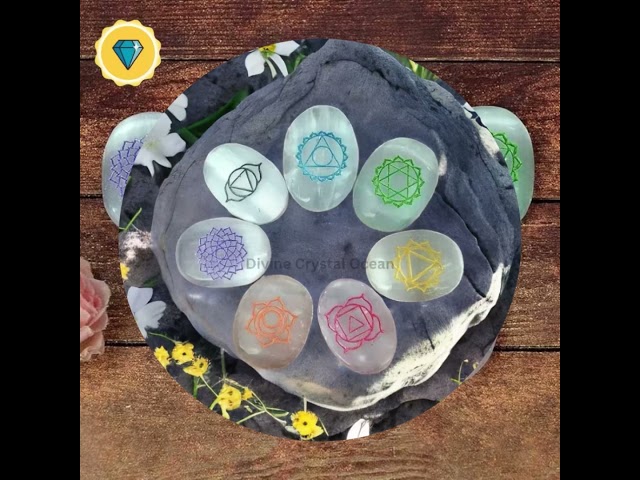 Vídeo relacionado con EnMart Healing Crystals Set, Juego de Chakra Stones Curativos, Amatista, Cuarzo Rosa, Aromaterapia, 7 Mini Botellas de Piedra Curativa, para Meditación, Reiki, Terapia de Cristal Equilibro de energía