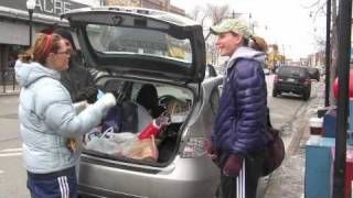 Edgewater residents pack car to feed local needy