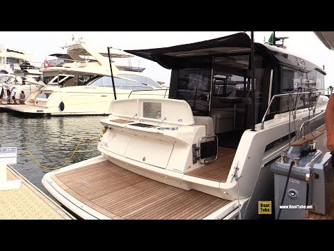 2019 Cranchi T36 LE Yacht - Deck and Interior Walkaround - 2018 Cannes Yachting Festival