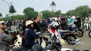 Download lagu Memperingati HUT RI ke 75🇮🇩Riding bareng Klasik Bogor mp3 Download lagu Memperingati HUT RI ke 75🇮🇩Riding bareng Klasik Bogor mp3