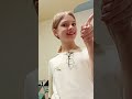 учителя,одноклассники:пытаются взломать пароль подруга:там имена всех стрей кидс они:неотгадывают я: