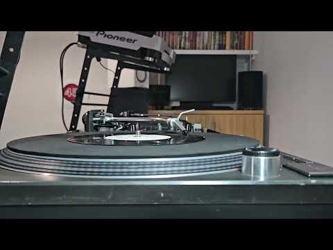 Queen - Breakthru - Parlophone Records - 1989 - 7" Record (45 Rpm)