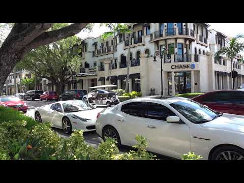 5th Avenue in Downtown Naples Florida