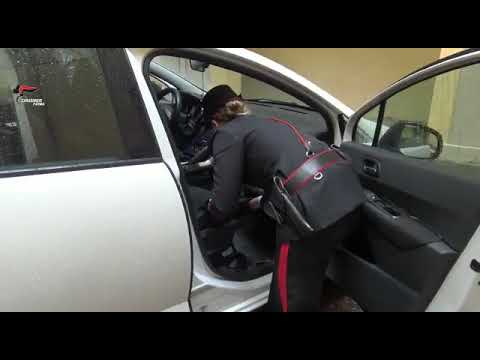 PR Carabinieri auto sospetta