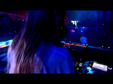 2 Elements played "Tweet it" @ Sound Factory Lyon.MOV