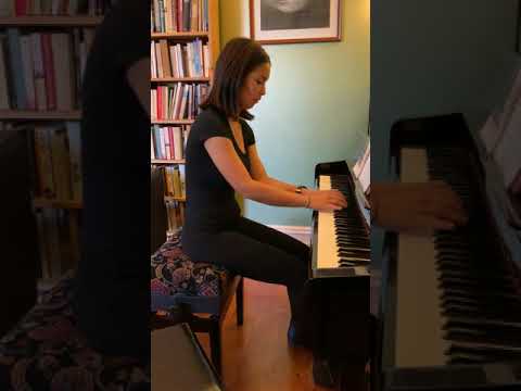 Emily Giang playing Chopin Waltz in E-flat BI 133