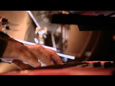 Majka, Curtis és a Senkik - Nekem ez jár