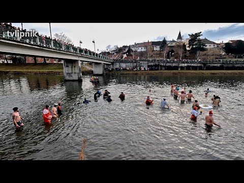 Silvestrovská otužilecká show v řece Bečvě - Přerov 31.12.2022