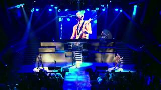 Def Leppard - Gods Of War (Live) [2013]