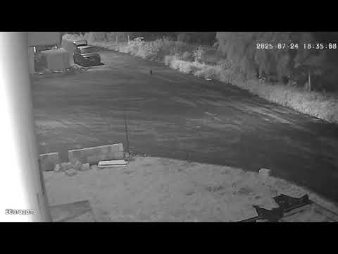 Homem é flagrado furtando tijolos de obra em Faxinal