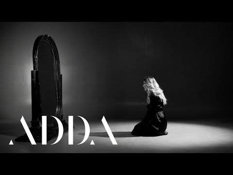 download lagu mp3 mp4 Adda Oglinda Oglinjoara, download lagu Adda Oglinda Oglinjoara gratis, unduh video klip Adda Oglinda Oglinjoara