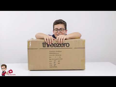 The iGen Techie unboxing and reviewing Transformers 3Zero Premium Scale Bumblebee Movie BLITZWING