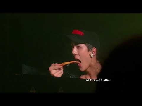 171126 ELYXION IN SEOUL DAY 3 - SEHUN ENDING MENT (SEHUN STRIPPING / ABS + CHEST 🔥🔥🔥)