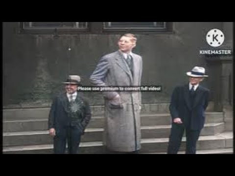 Robert Wadlow (tallestman in history) (1934) 16th old (240cm) colourized