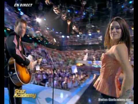 Chris Isaak et Dominique Fidanza : Blue Hotel et Wicked Game .