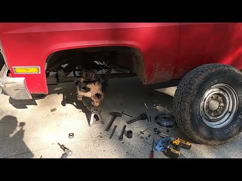 Chevy K10/K20 Front Axle Shaft Replacement