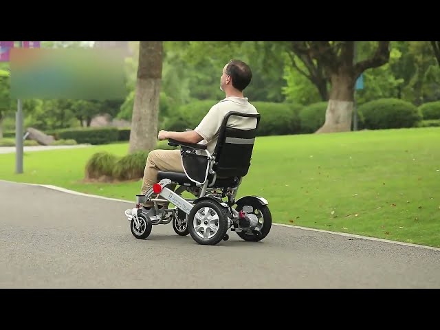 كرسي المتحرك الكهربائي القوي