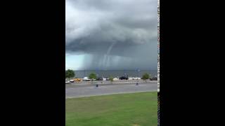 Waterspout forms over Lake Ponchartrain