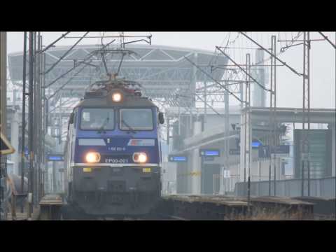 EP09-001 Mija most na Wiśle z pociągiem pospiesznym InterCity "Matejko" nr IC3802