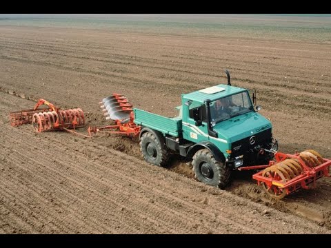 Truck or tractor? "Der Unimog" // German engineering at its finest