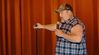 Larry The Cable Guy: Remain Seated