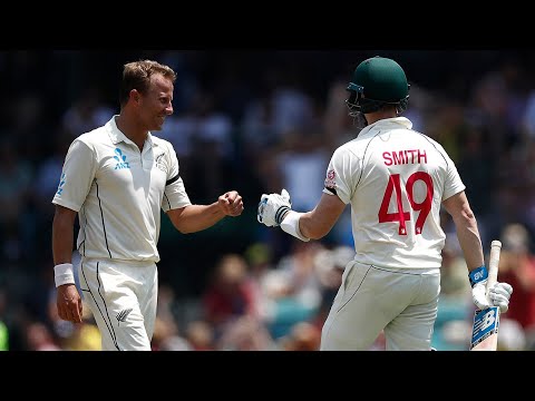 Smith laughs after taking 39 balls to get off the mark