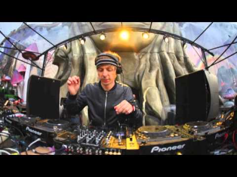 Feel so close vs The night out (Calvin Harris vs Martin Solveig)