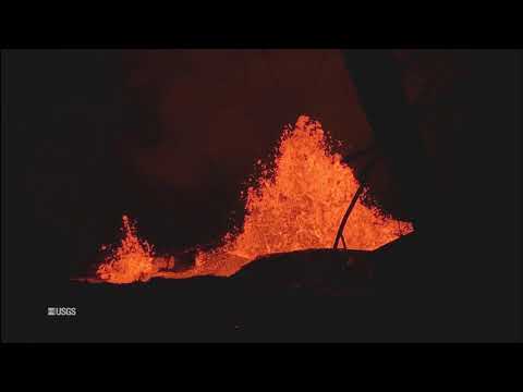 Kīlauea Volcano — Lava Fountains at Fissure 6