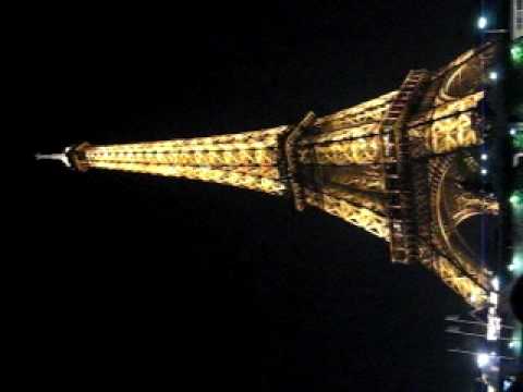 boat ride around paris at night