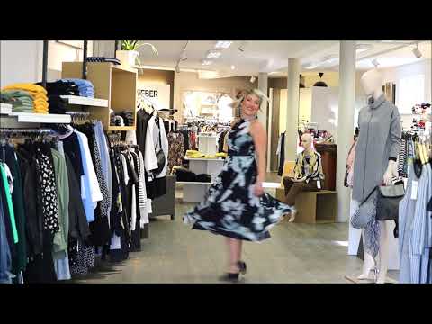 Herbst/Winter 2020 - festliches Kleid mit Plisseerock