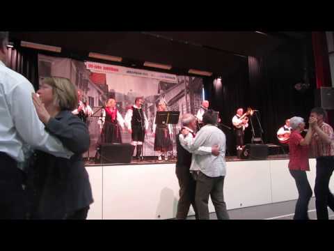 Hauskapelle Avsenik-Festag im Dorf