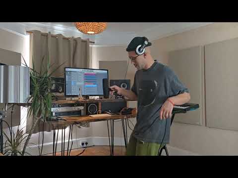 Mind, Sam Welch - Ghost In My Stereo (Studio Sessions #2)