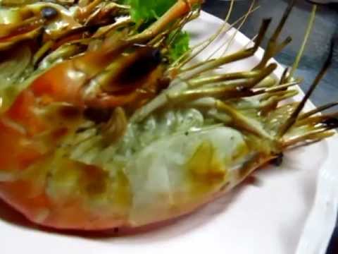 Restaurante de frutos do mar Talad Nam em Alley off Silom Road perto da estação Saladeng BTS - Phil em Bangkok