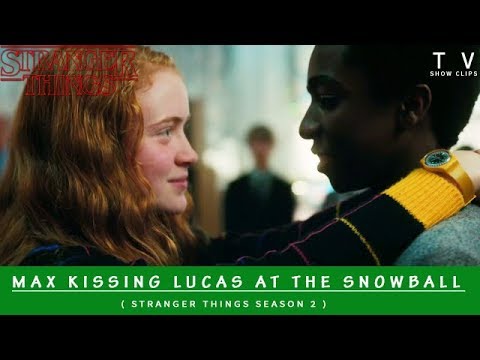 Max Kissing Lucas ( Stranger Things 2 )