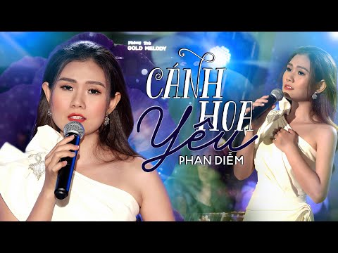 Thể hiện bởi Phan Diễm