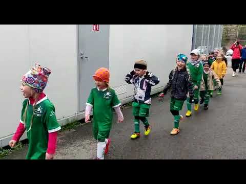 FC Siili tytöt 11-13 kannustuslaulu Tykkimäki-turnauksessa 2019